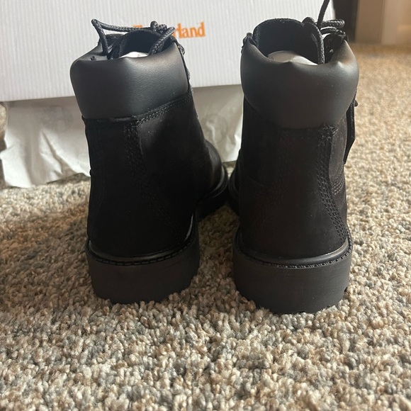 Timberland Youth Black Boots - Size 13 - Picture 4 of 9